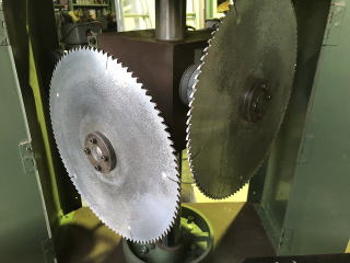 中古留め切り(アングルカットソー)三井